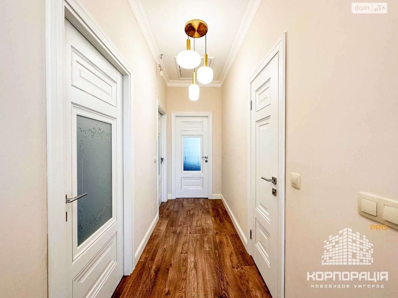 двухэтажный дом с ремонтом, 170 кв. м, кирпич. Продажа в Минае фото 1