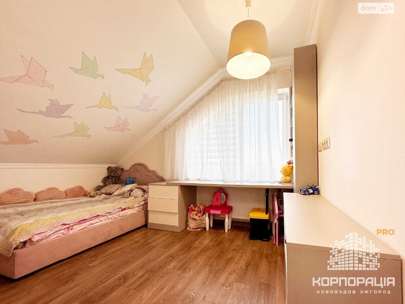 двухэтажный дом с ремонтом, 170 кв. м, кирпич. Продажа в Минае фото 1