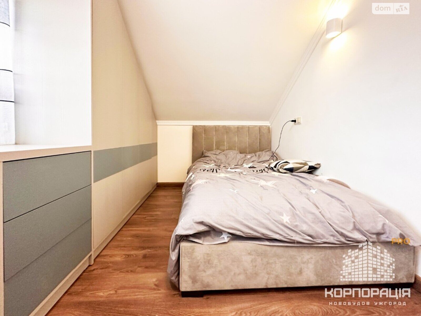 двухэтажный дом с ремонтом, 170 кв. м, кирпич. Продажа в Минае фото 1