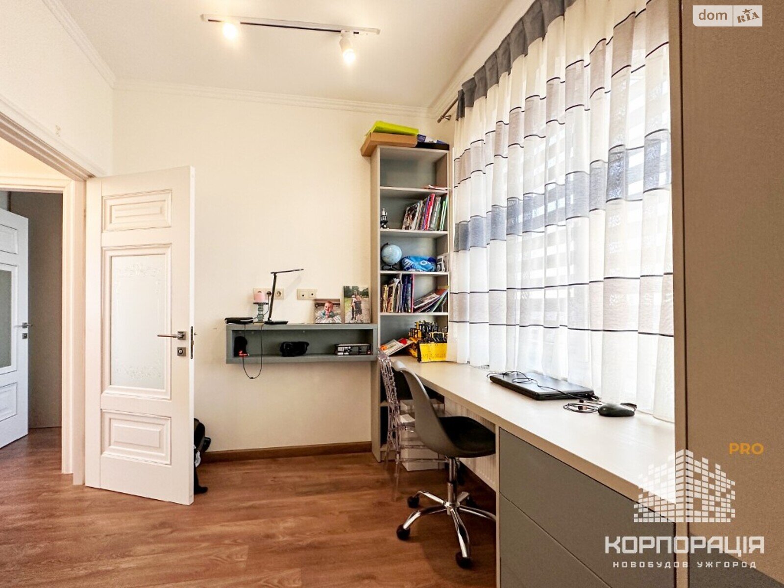 двухэтажный дом с ремонтом, 170 кв. м, кирпич. Продажа в Минае фото 1