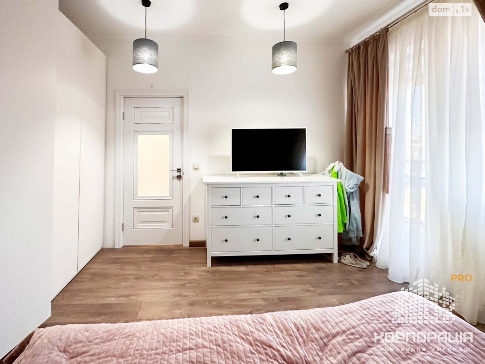 двухэтажный дом с ремонтом, 170 кв. м, кирпич. Продажа в Минае фото 1