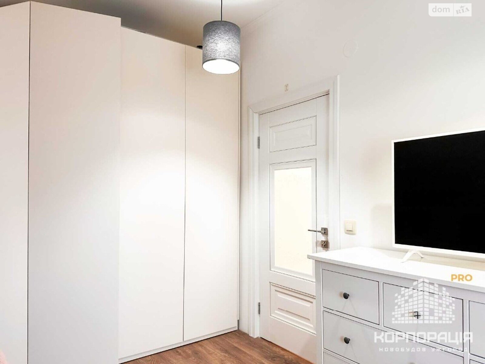 двухэтажный дом с ремонтом, 170 кв. м, кирпич. Продажа в Минае фото 1