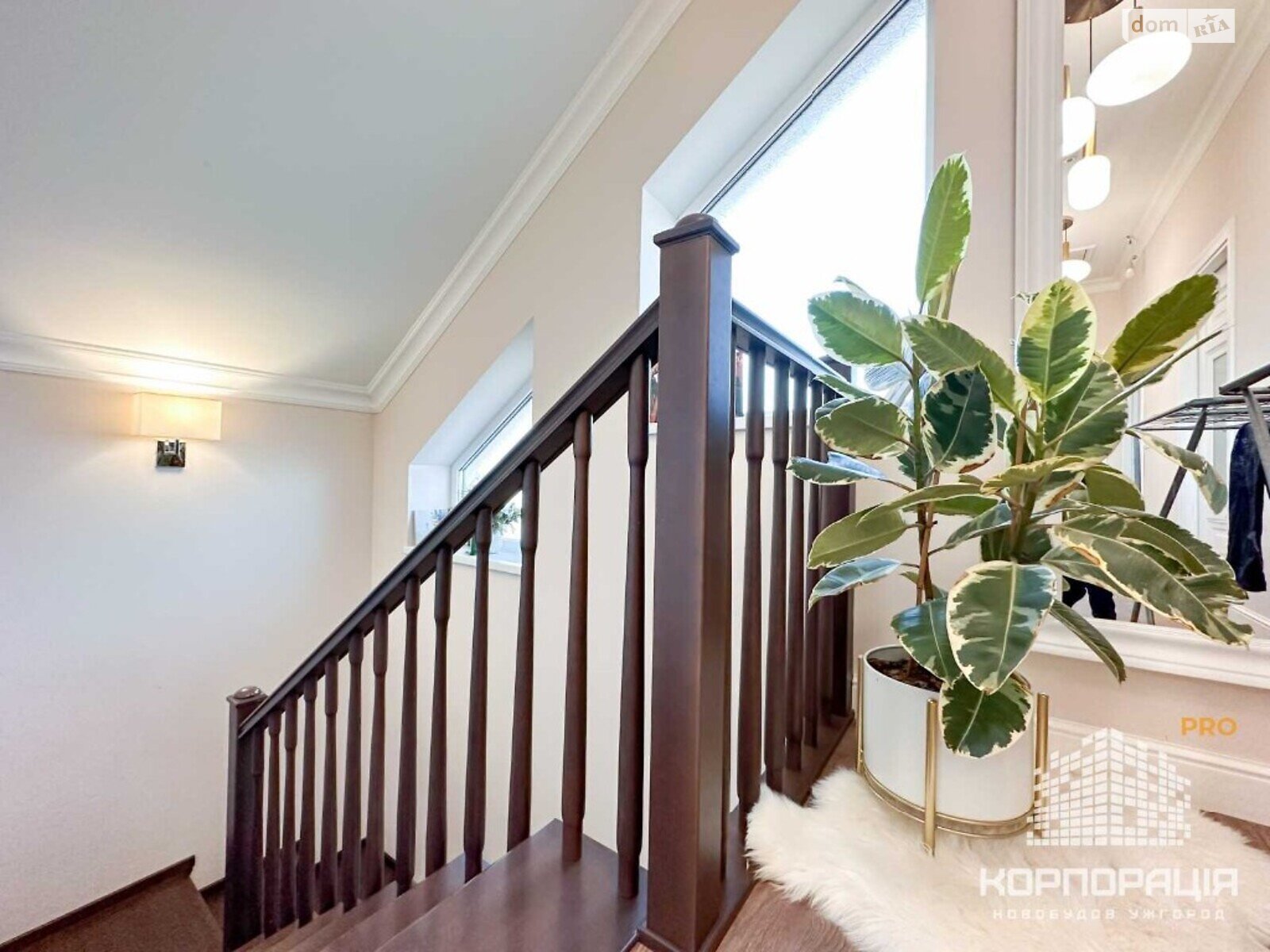 двухэтажный дом с ремонтом, 170 кв. м, кирпич. Продажа в Минае фото 1