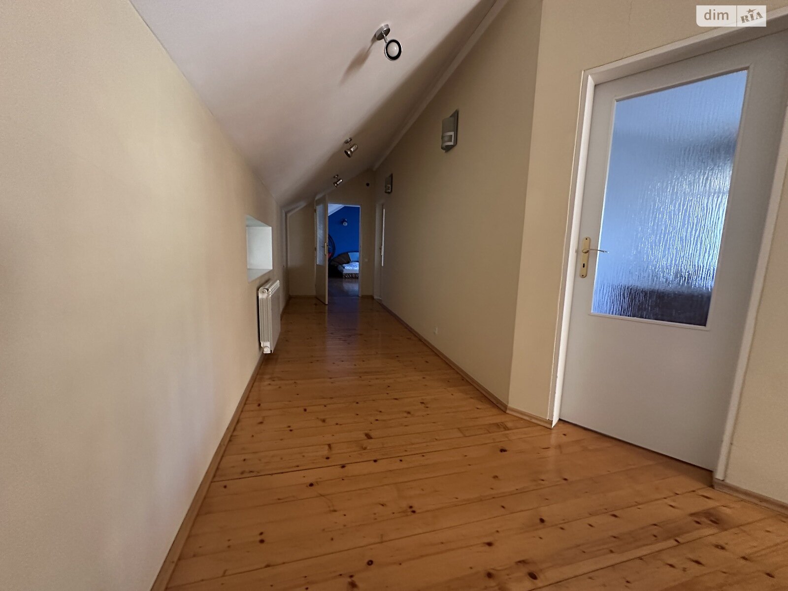 двоповерховий будинок з гаражем, 372.3 кв. м, цегла. Продаж у Ужгороді фото 1 двоповерховий будинок з гаражем, 372.3 кв. м, цегла. Продаж у Ужгороді фото 1