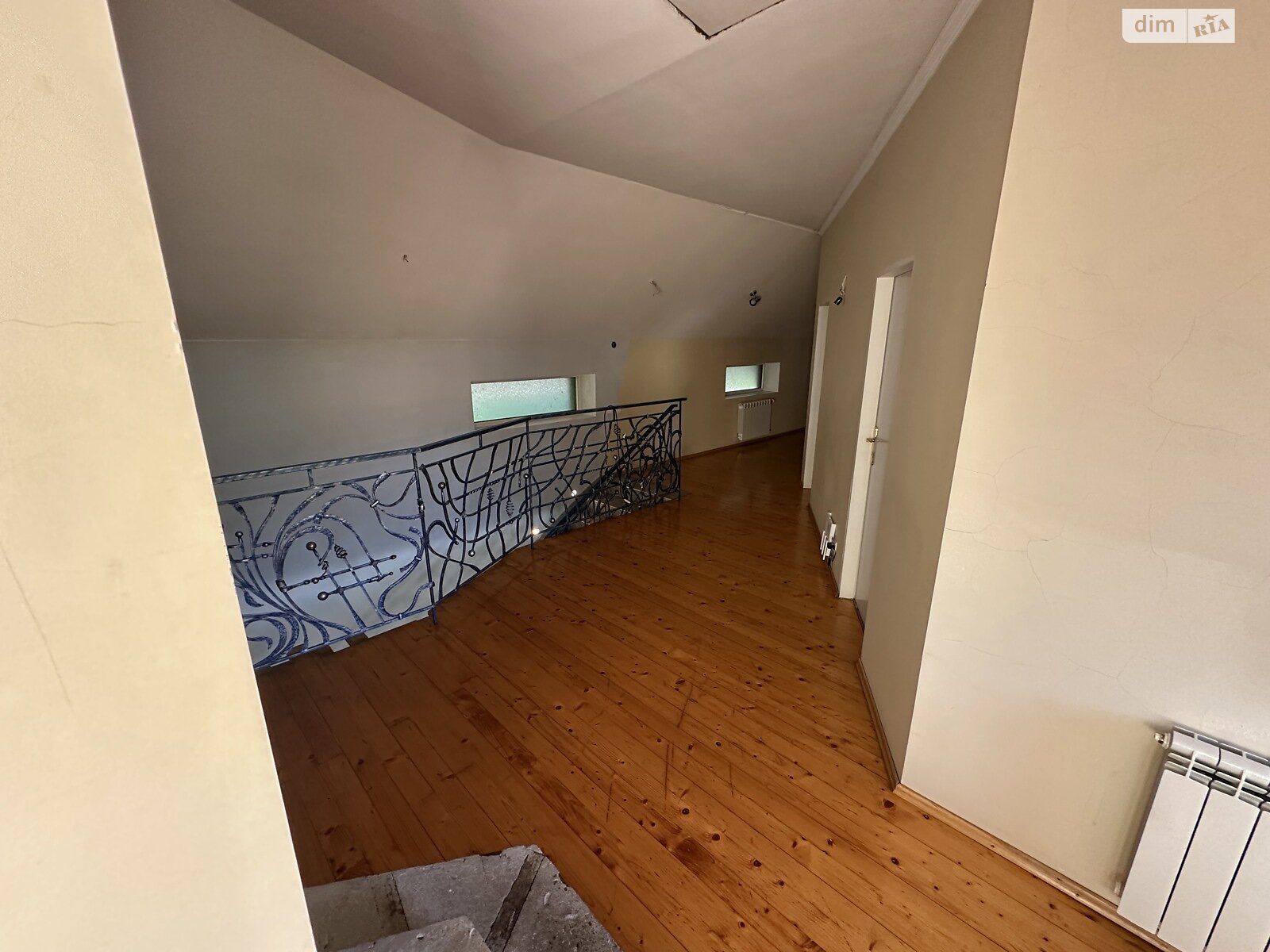 двоповерховий будинок з гаражем, 372.3 кв. м, цегла. Продаж у Ужгороді фото 1 двоповерховий будинок з гаражем, 372.3 кв. м, цегла. Продаж у Ужгороді фото 1