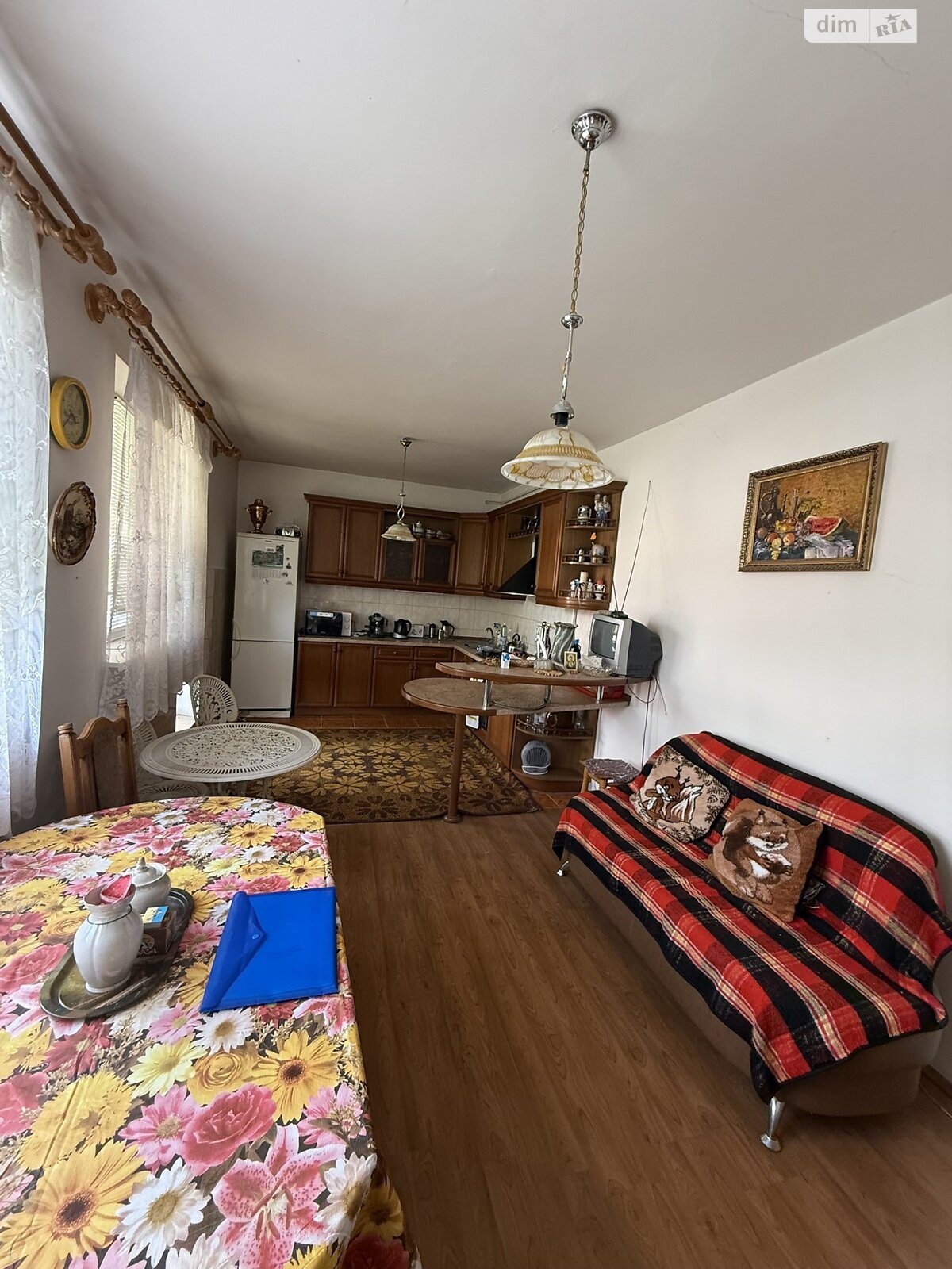 двоповерховий будинок з гаражем, 259.8 кв. м, цегла. Продаж в Ужгороді, район Подлипники фото 1 двоповерховий будинок з гаражем, 259.8 кв. м, цегла. Продаж в Ужгороді, район Подлипники фото 1