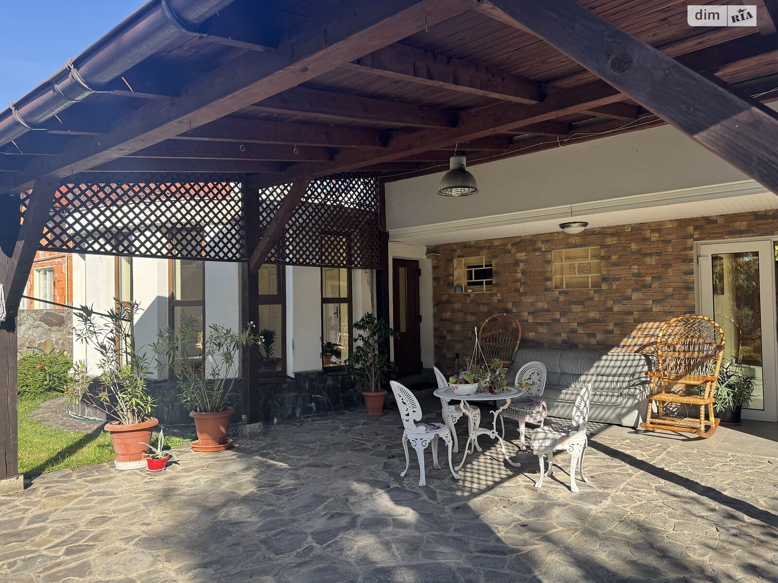 двоповерховий будинок з верандою, 340 кв. м, цегла. Продаж в Ужгороді, район Подлипники фото 1 двоповерховий будинок з верандою, 340 кв. м, цегла. Продаж в Ужгороді, район Подлипники фото 1