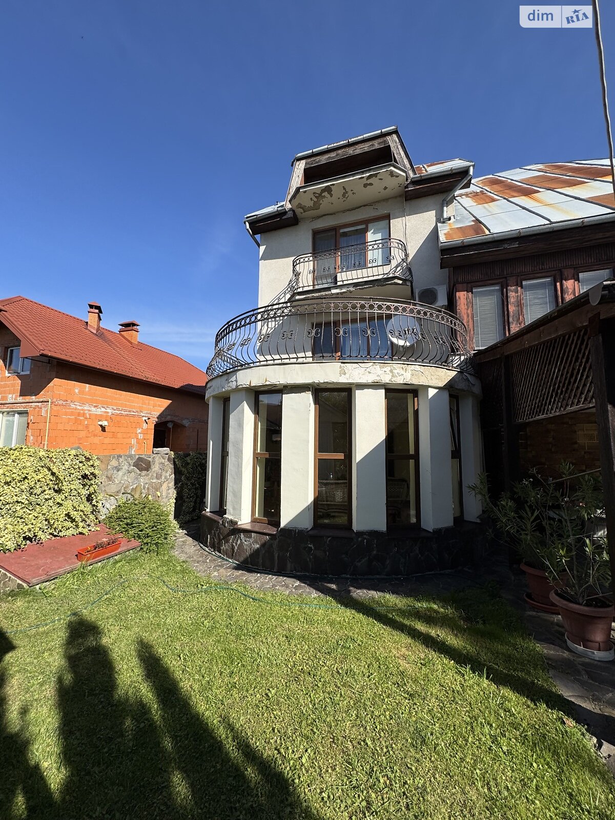 двоповерховий будинок з верандою, 340 кв. м, цегла. Продаж в Ужгороді, район Подлипники фото 1 двоповерховий будинок з верандою, 340 кв. м, цегла. Продаж в Ужгороді, район Подлипники фото 1