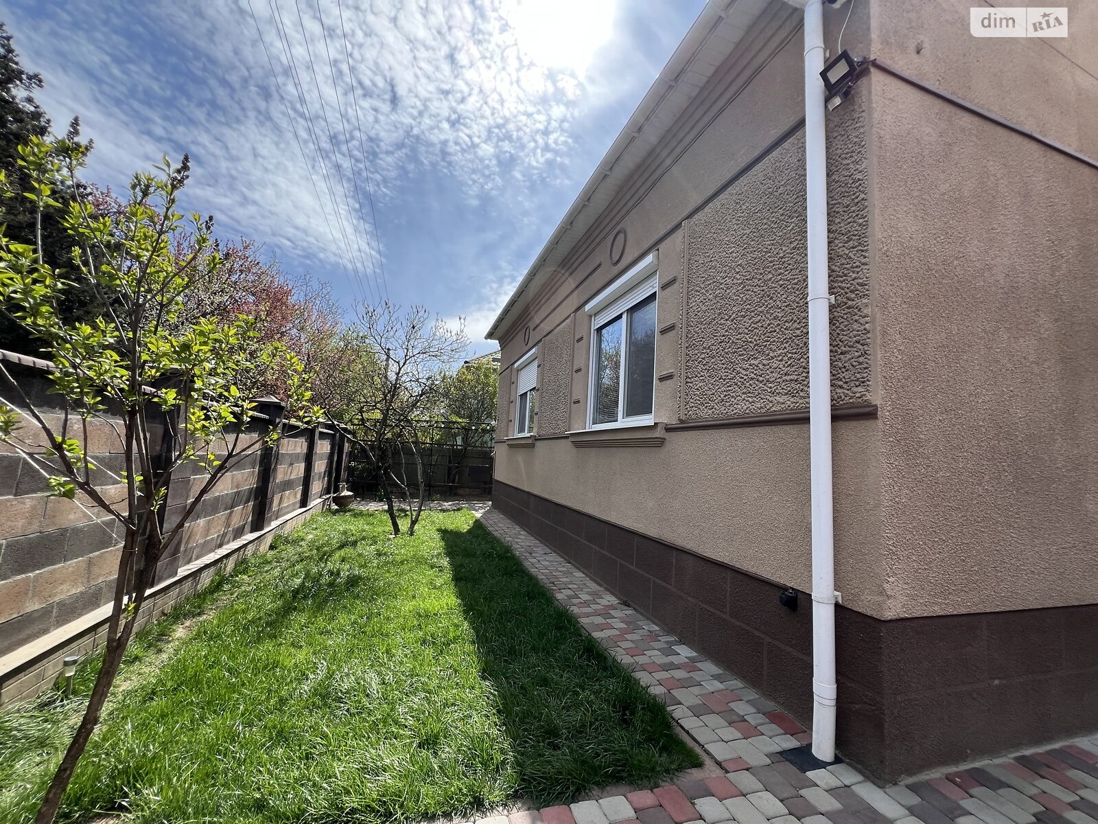 одноэтажный дом с верандой, 83.2 кв. м, кирпич. Продажа в Ужгороде район Пьяный базар фото 1 одноэтажный дом с верандой, 83.2 кв. м, кирпич. Продажа в Ужгороде район Пьяный базар фото 1
