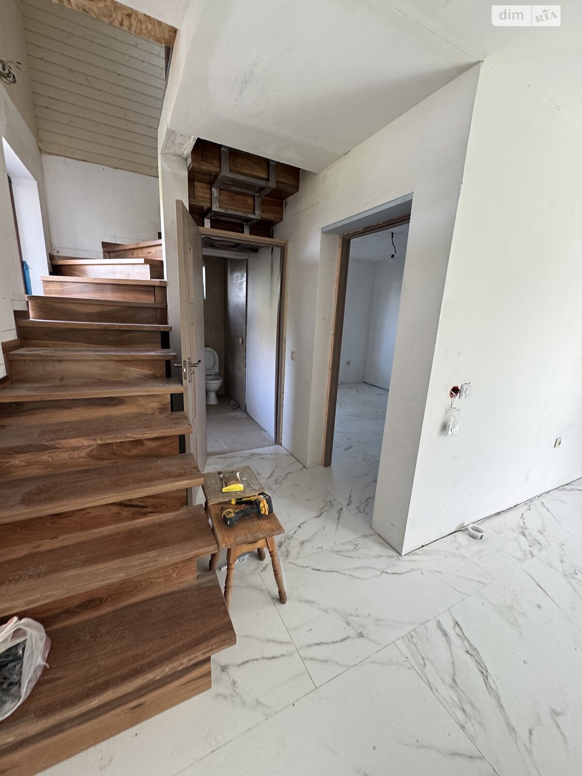 двухэтажный дом с гаражом, 150 кв. м, кирпич. Продажа в Ужгороде район Пьяный базар фото 1