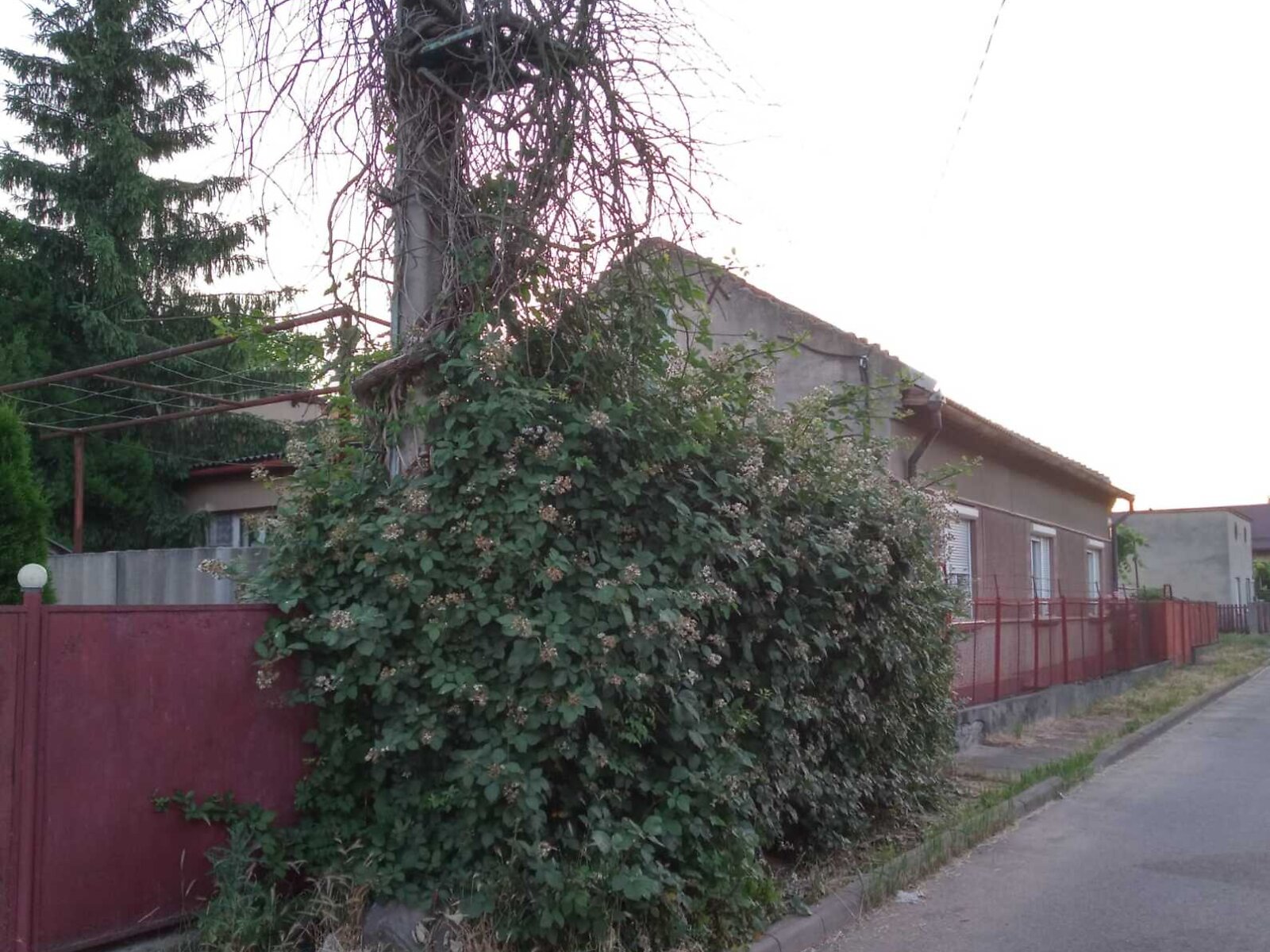 одноповерховий будинок з гаражем, 111 кв. м, кирпич. Продаж в Ужгороді, район Радванка фото 1