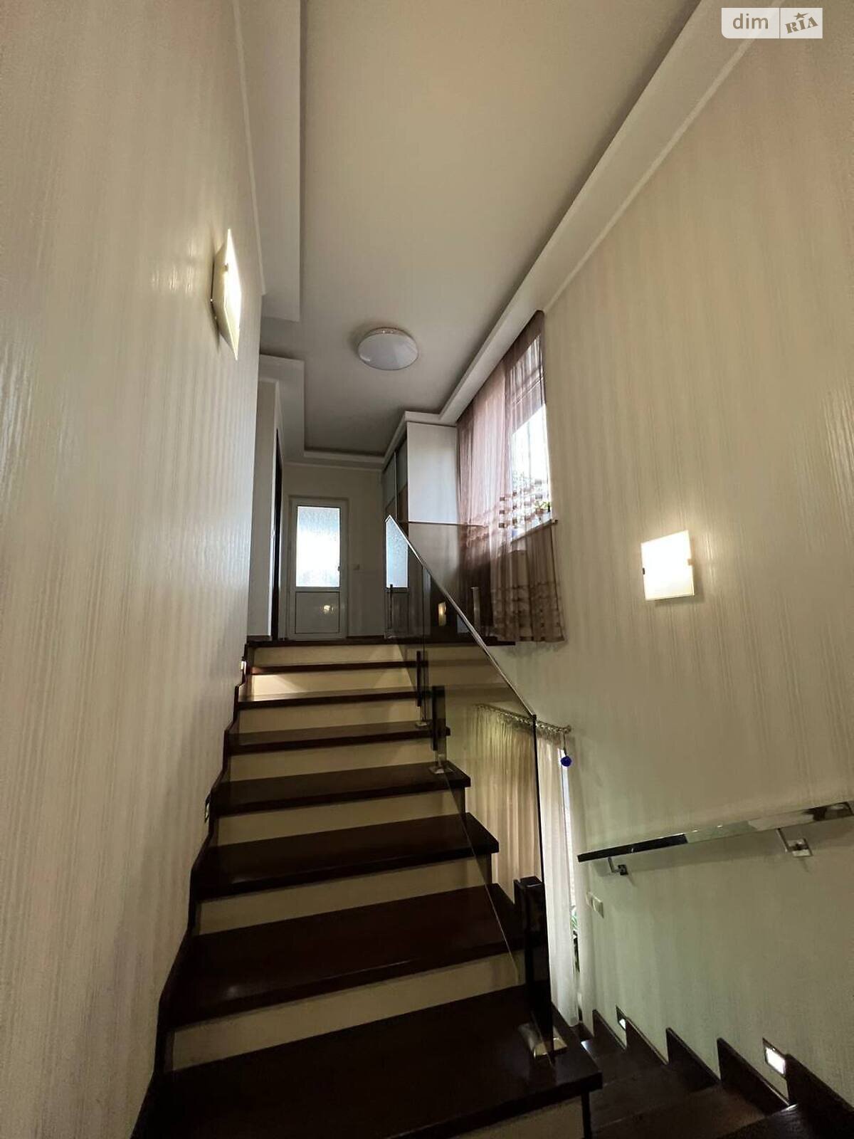 двухэтажный дом, 172 кв. м, цегла. Продажа в Ужгороде район Радванка фото 1
