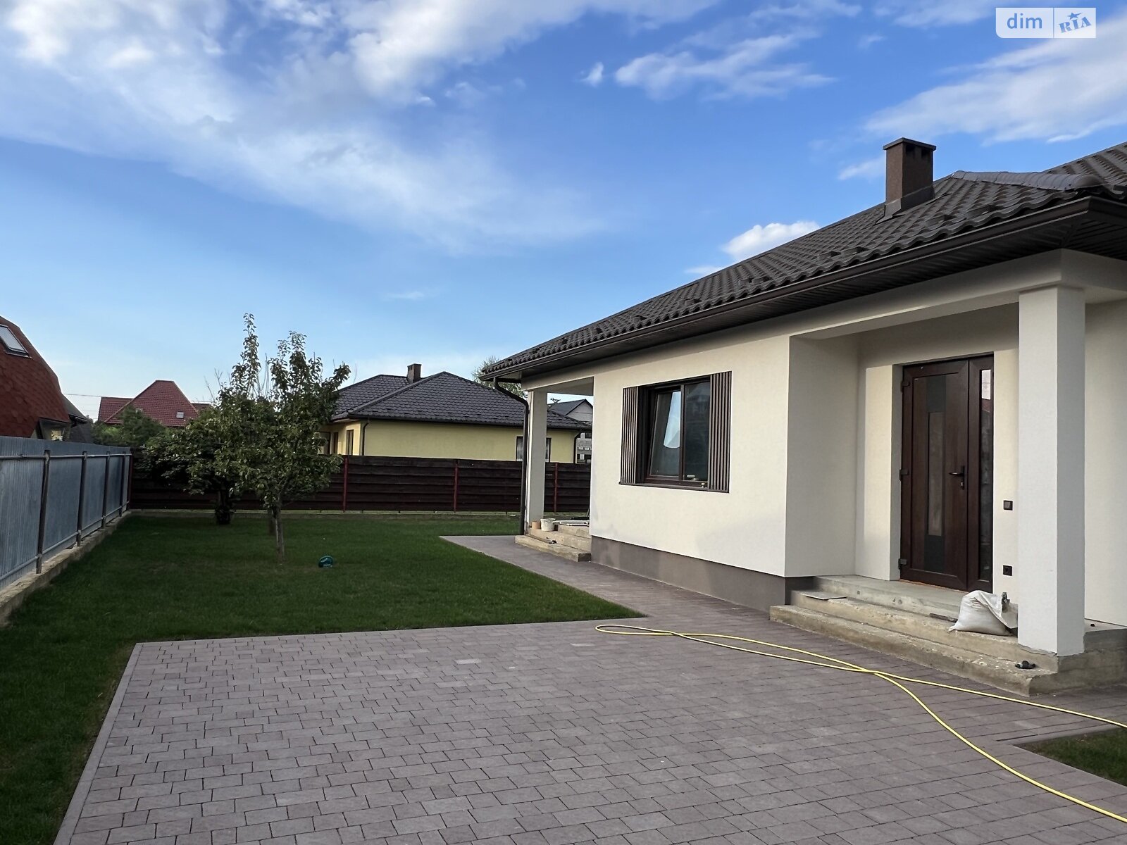 одноповерховий будинок, 146.9 кв. м, цегла. Продаж в Ужгороді, район Садовий фото 1 одноповерховий будинок, 146.9 кв. м, цегла. Продаж в Ужгороді, район Садовий фото 1