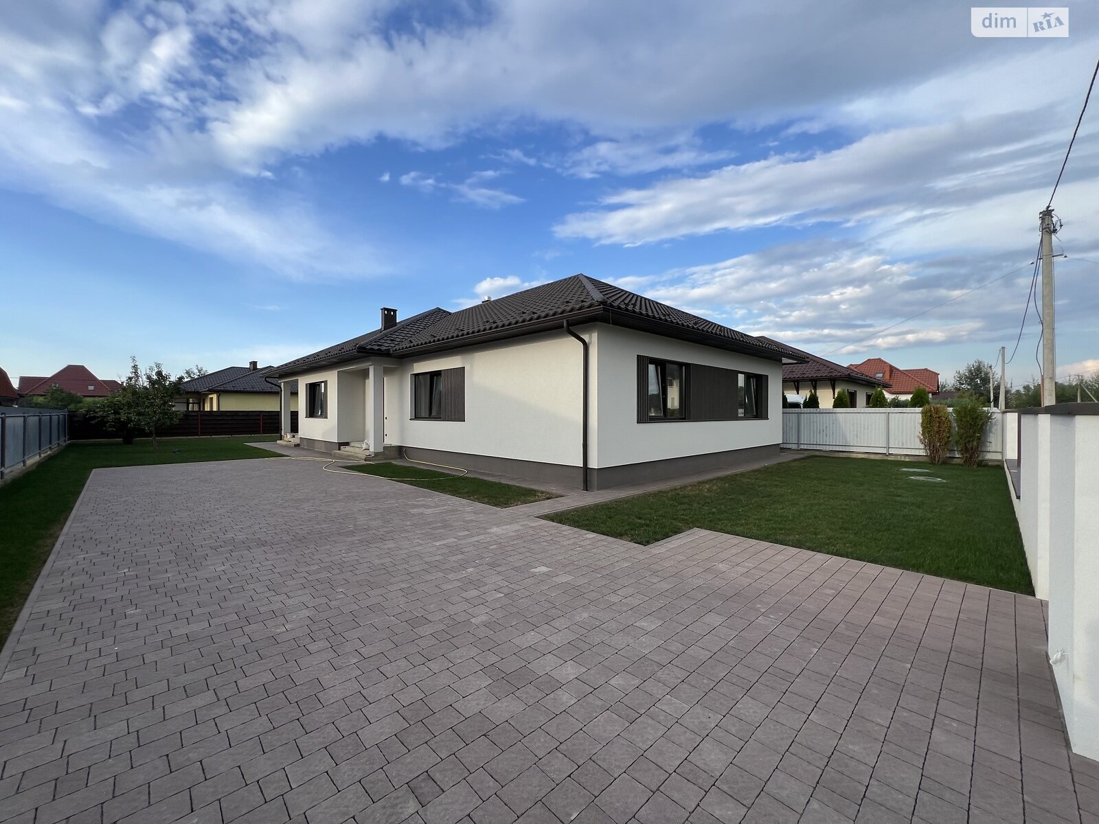 одноповерховий будинок, 146.9 кв. м, цегла. Продаж в Ужгороді, район Садовий фото 1 одноповерховий будинок, 146.9 кв. м, цегла. Продаж в Ужгороді, район Садовий фото 1