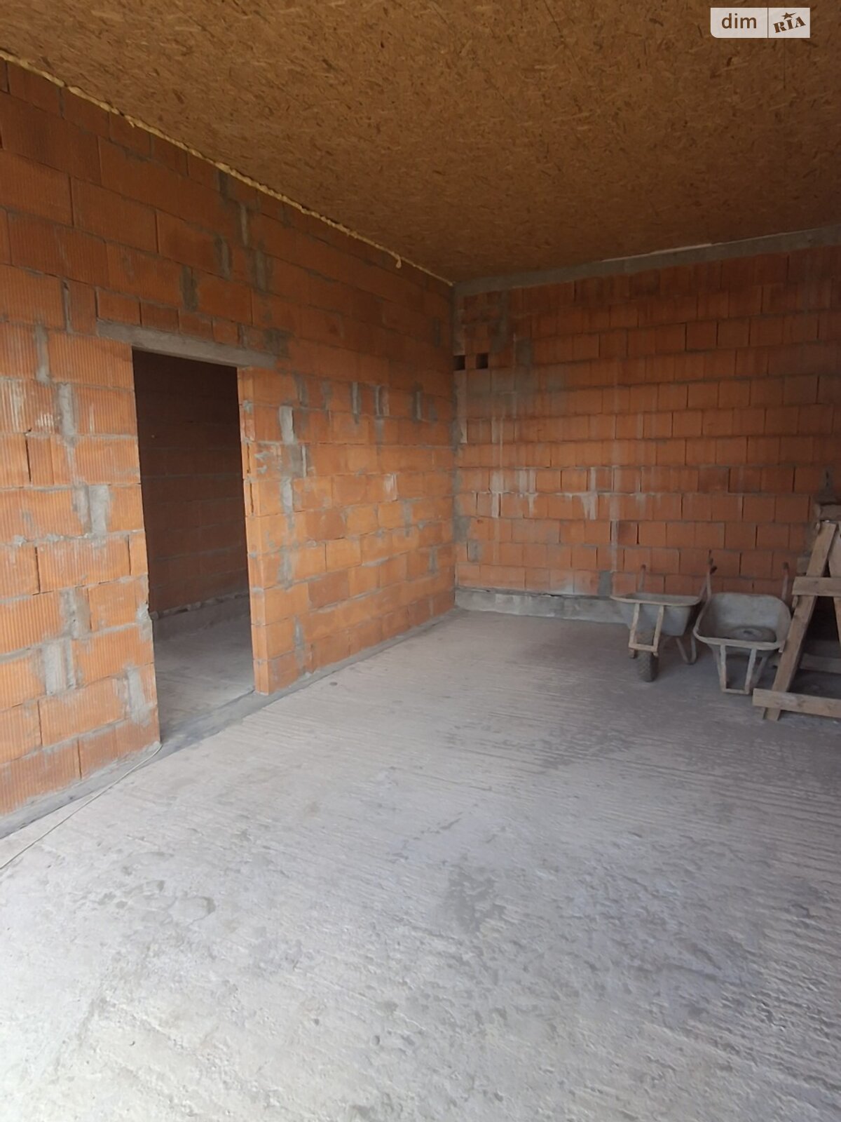 одноповерховий будинок з гаражем, 206 кв. м, кирпич. Продаж в Ужгороді, район Садовий фото 1 одноповерховий будинок з гаражем, 206 кв. м, кирпич. Продаж в Ужгороді, район Садовий фото 1