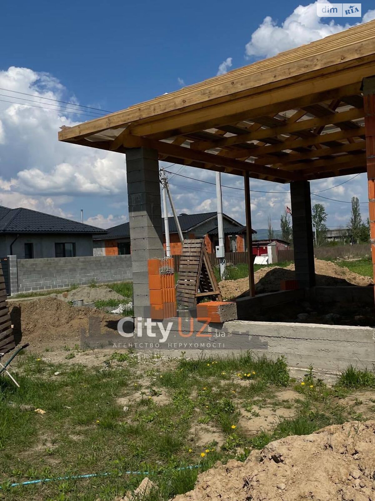 одноэтажный дом с отоплением, 121 кв. м, кирпич. Продажа в Ужгороде район Садовый фото 1 одноэтажный дом с отоплением, 121 кв. м, кирпич. Продажа в Ужгороде район Садовый фото 1