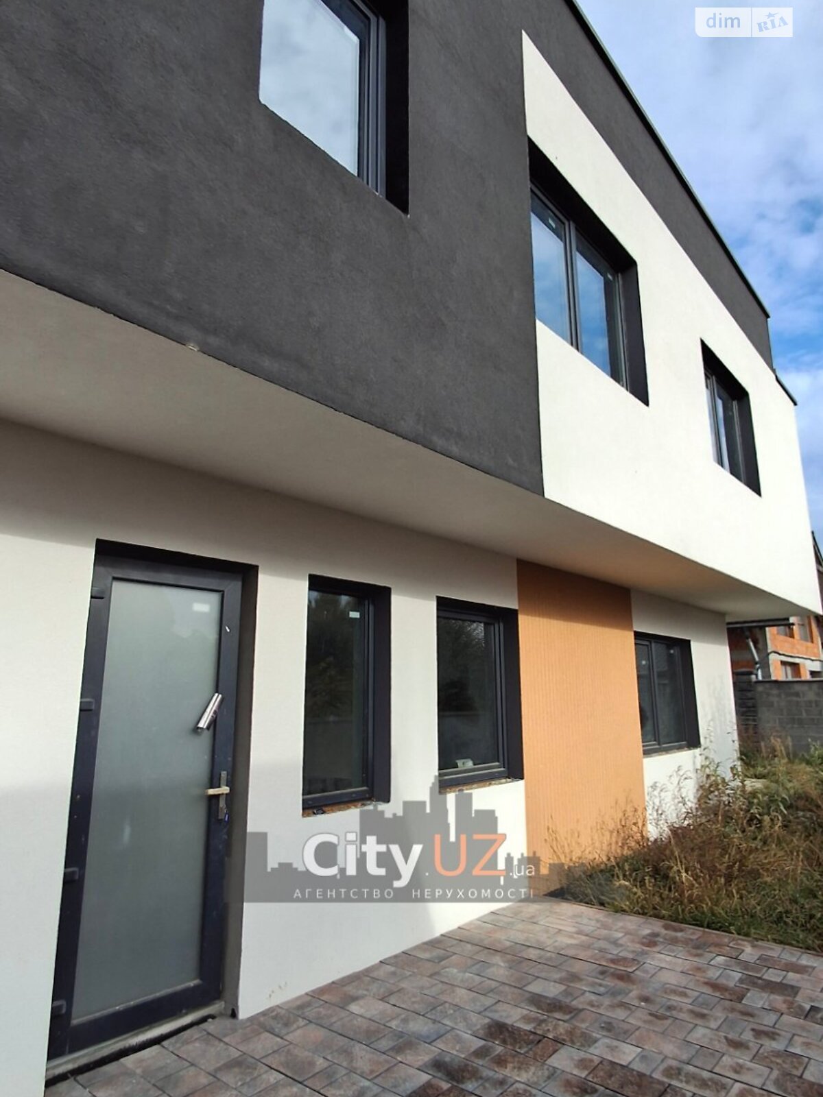 двоповерховий будинок, 120 кв. м, кирпич. Продаж в Ужгороді, район Садовий фото 1 двоповерховий будинок, 120 кв. м, кирпич. Продаж в Ужгороді, район Садовий фото 1