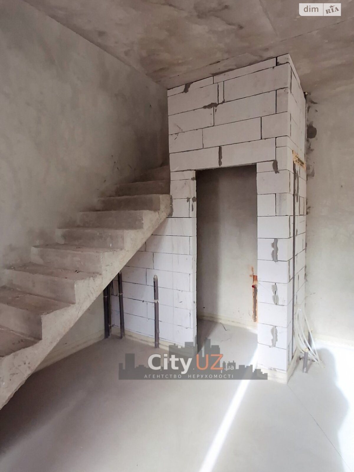 двоповерховий будинок, 120 кв. м, кирпич. Продаж в Ужгороді, район Садовий фото 1 двоповерховий будинок, 120 кв. м, кирпич. Продаж в Ужгороді, район Садовий фото 1