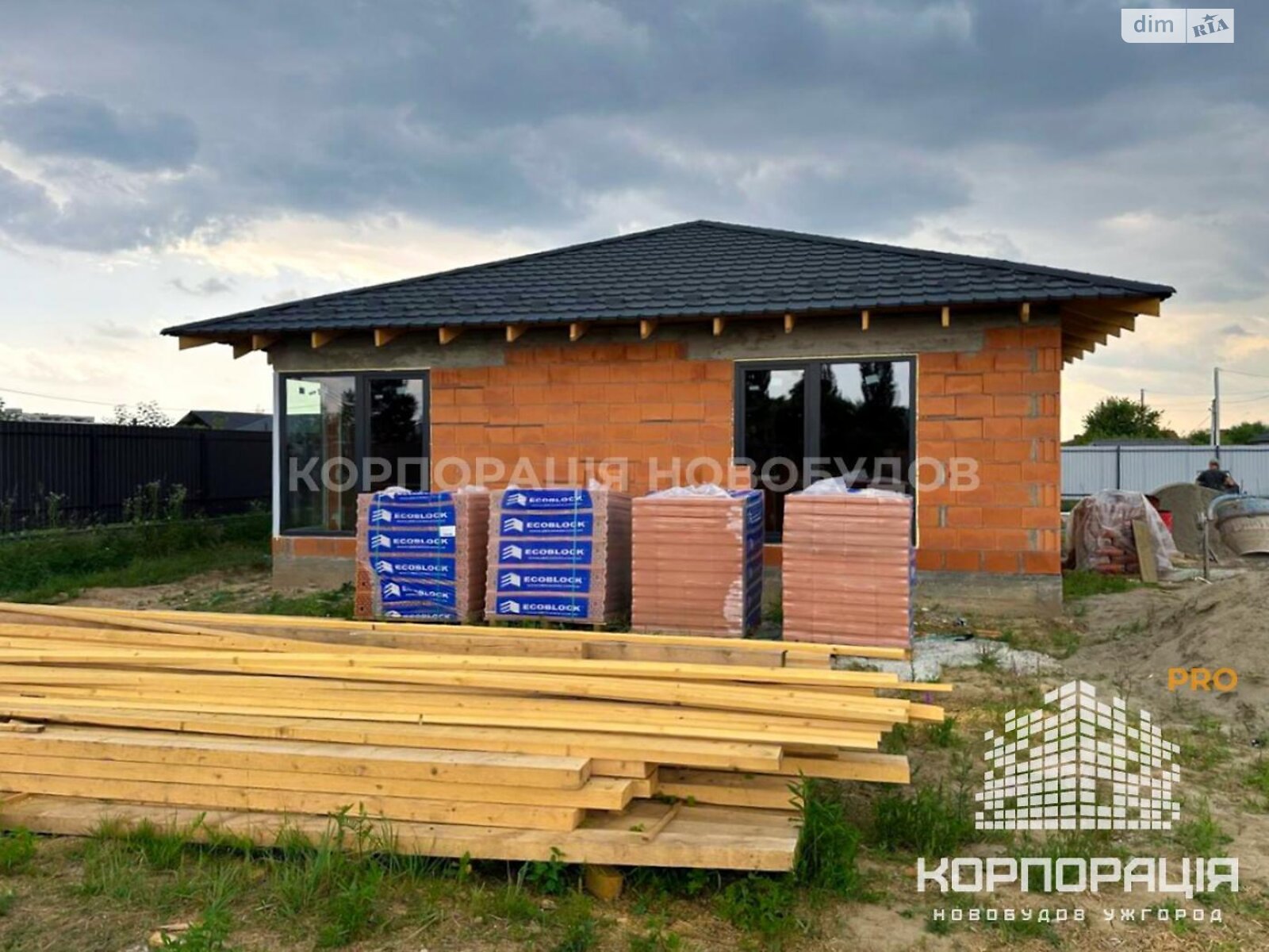 одноповерховий будинок, 115 кв. м, кирпич. Продаж в Ужгороді, район Садовий фото 1 одноповерховий будинок, 115 кв. м, кирпич. Продаж в Ужгороді, район Садовий фото 1