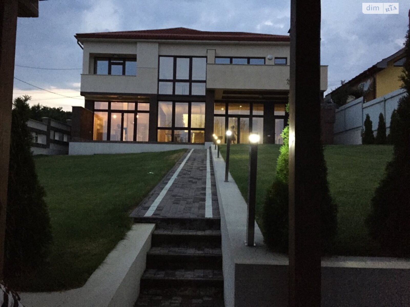 двухэтажный дом веранда, 450 кв. м, кирпич. Продажа в Ужгороде район Шахта фото 1