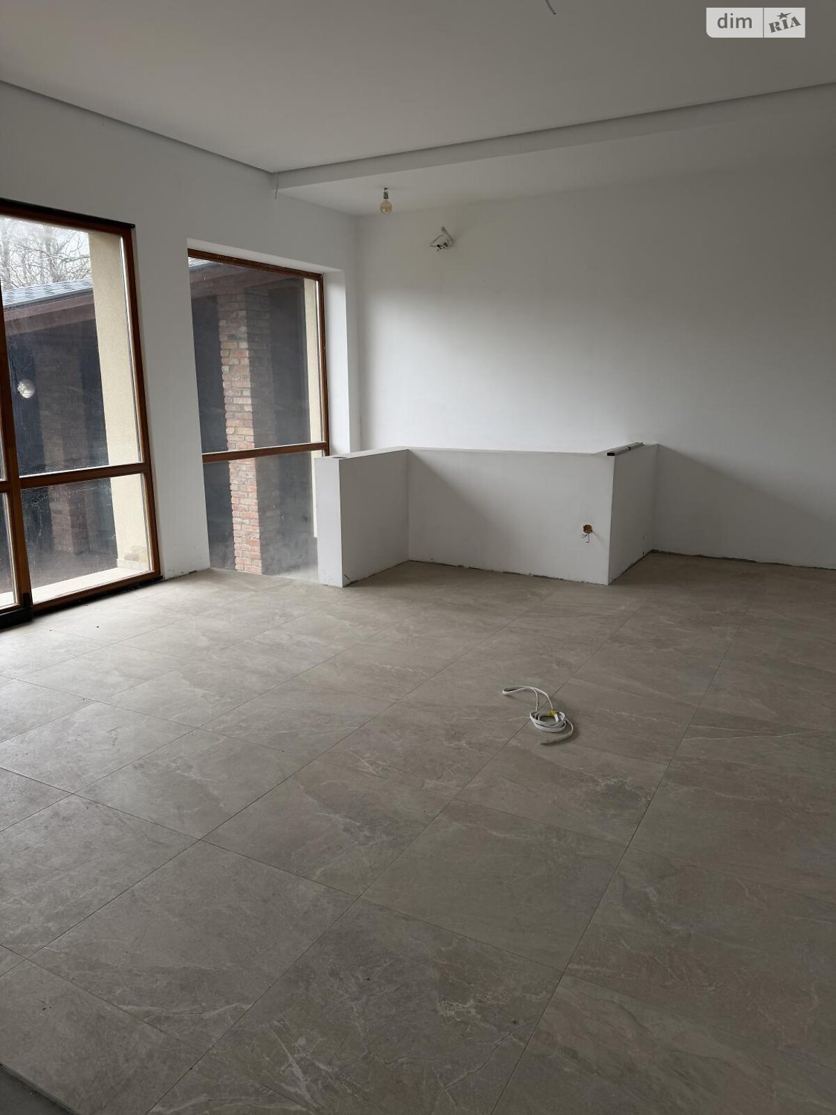 двухэтажный дом с верандой, 295.2 кв. м, кирпич. Продажа в Ужгороде район Шахта фото 1 двухэтажный дом с верандой, 295.2 кв. м, кирпич. Продажа в Ужгороде район Шахта фото 1