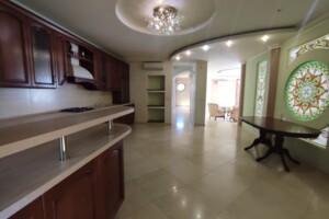 двоповерховий будинок з гаражем, 295 кв. м, цегла. Продаж у Ужгороді фото 2