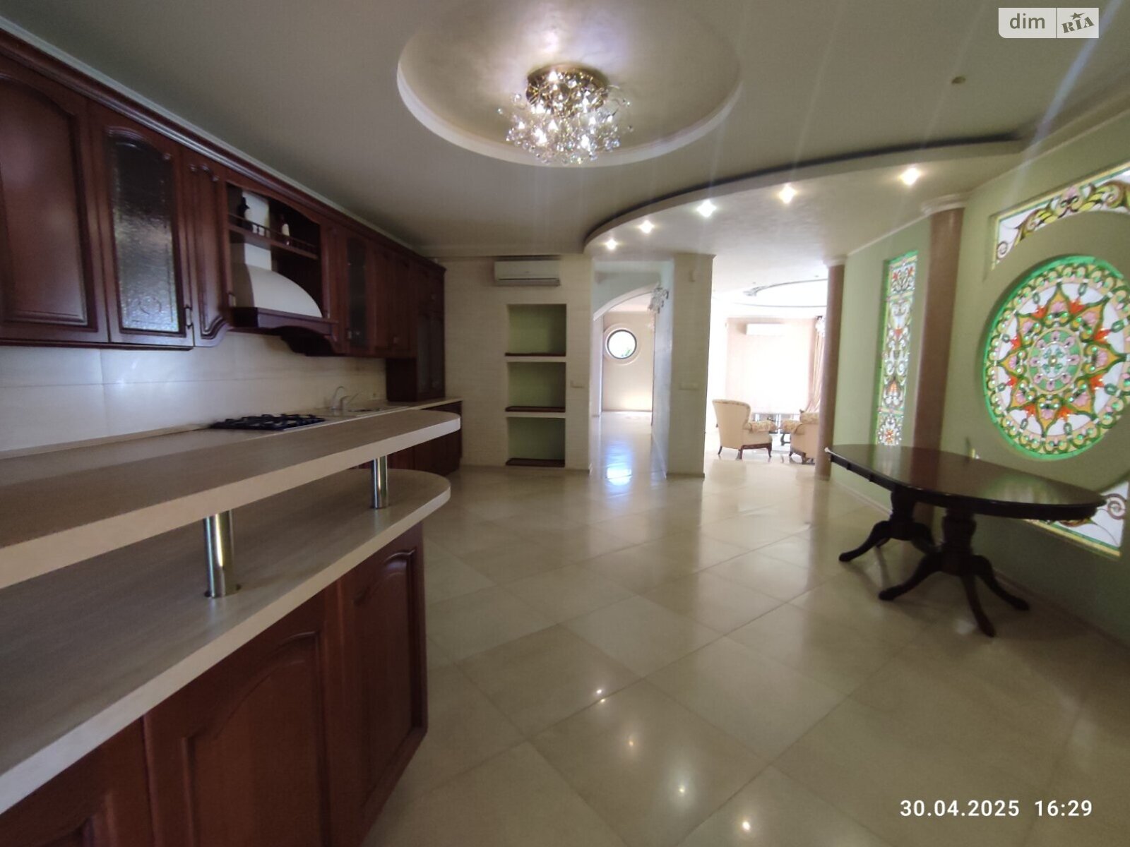 двухэтажный дом с гаражом, 295 кв. м, кирпич. Продажа в Ужгороде фото 1 двухэтажный дом с гаражом, 295 кв. м, кирпич. Продажа в Ужгороде фото 1