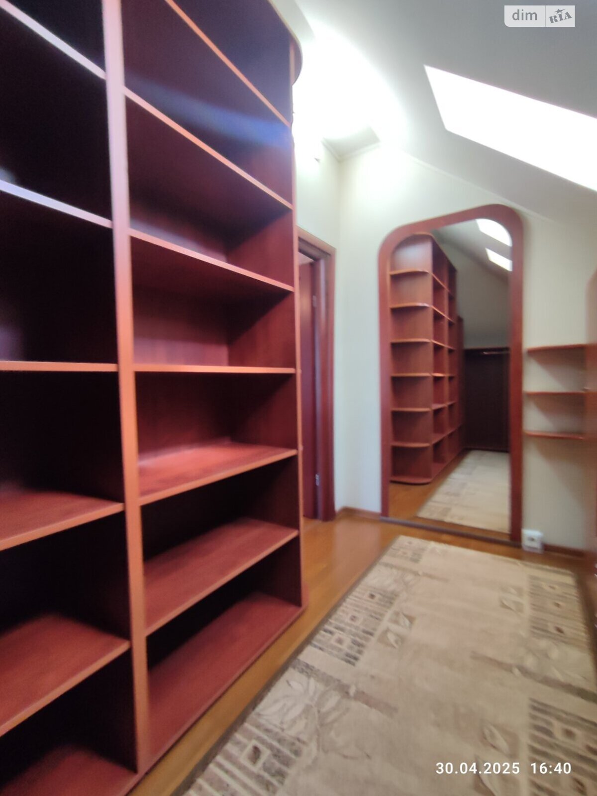 двухэтажный дом с гаражом, 295 кв. м, кирпич. Продажа в Ужгороде фото 1 двухэтажный дом с гаражом, 295 кв. м, кирпич. Продажа в Ужгороде фото 1