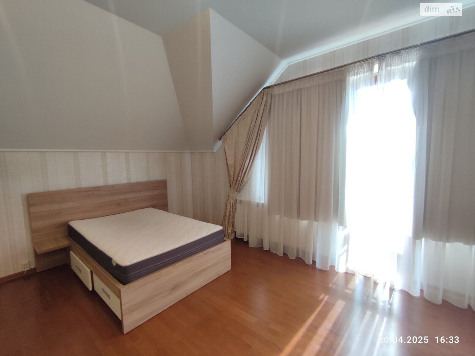 двухэтажный дом с гаражом, 295 кв. м, кирпич. Продажа в Ужгороде фото 1 двухэтажный дом с гаражом, 295 кв. м, кирпич. Продажа в Ужгороде фото 1