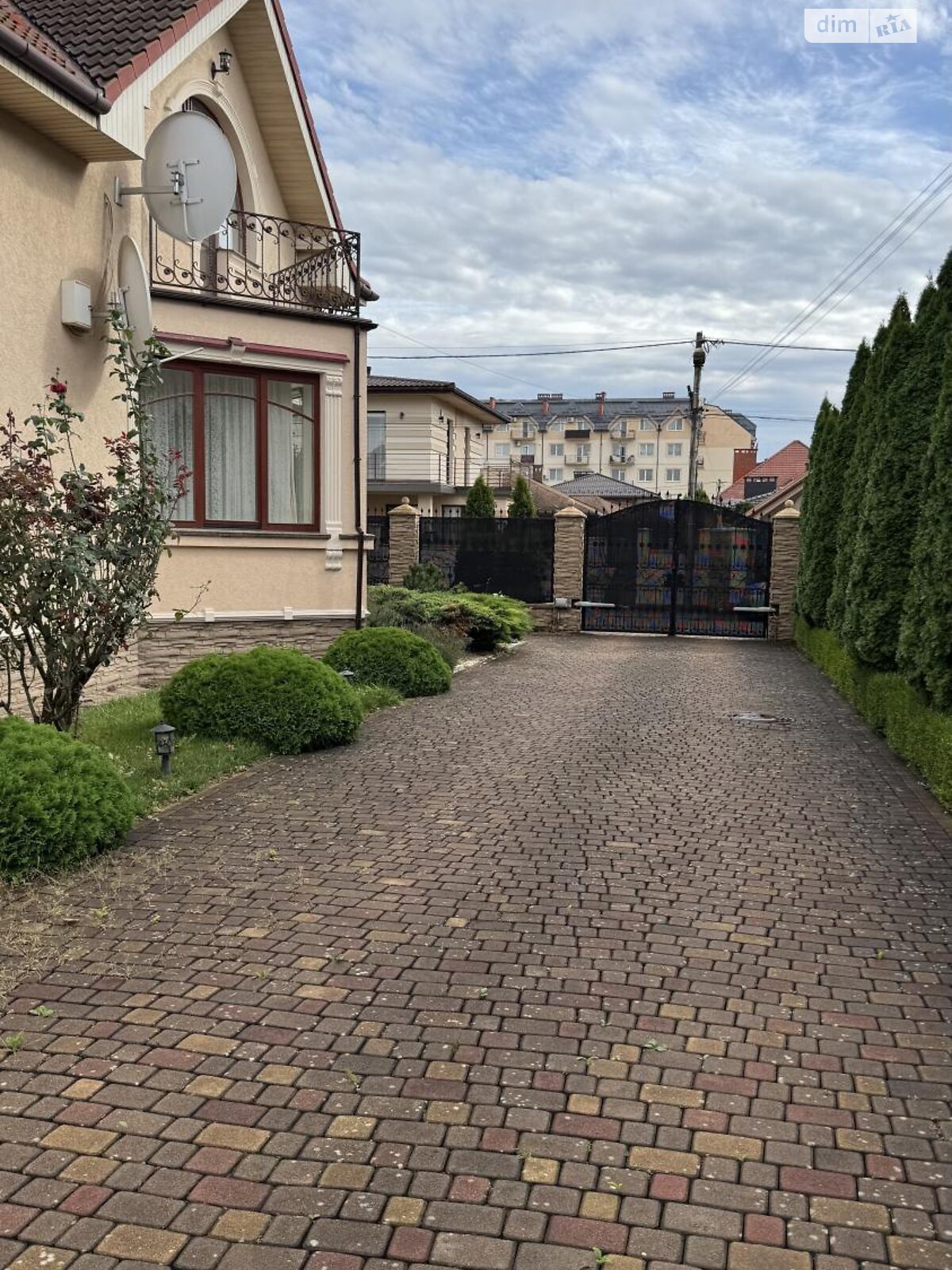 двоповерховий будинок з верандою, 298 кв. м, кирпич. Продаж у Ужгороді фото 1