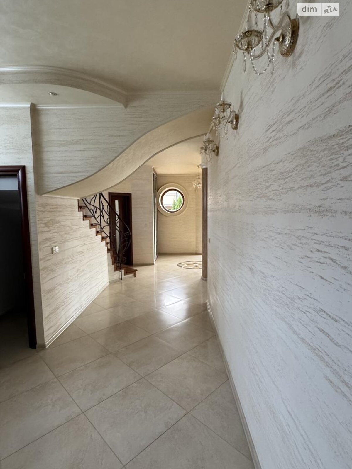 двоповерховий будинок з верандою, 298 кв. м, кирпич. Продаж у Ужгороді фото 1