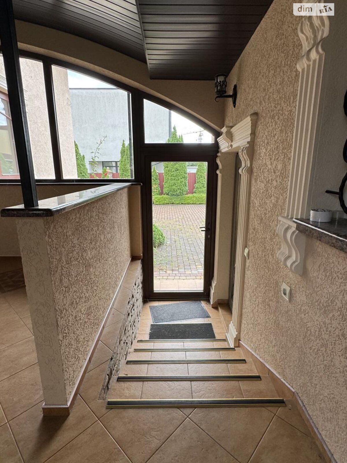 двоповерховий будинок з верандою, 298 кв. м, кирпич. Продаж у Ужгороді фото 1