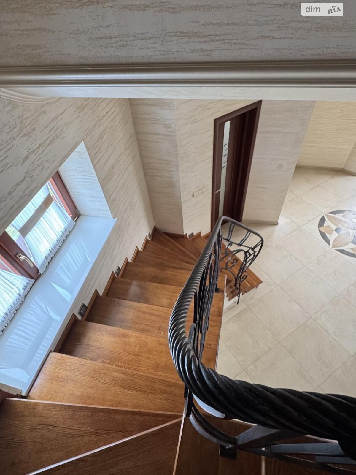 двоповерховий будинок з верандою, 298 кв. м, кирпич. Продаж у Ужгороді фото 1