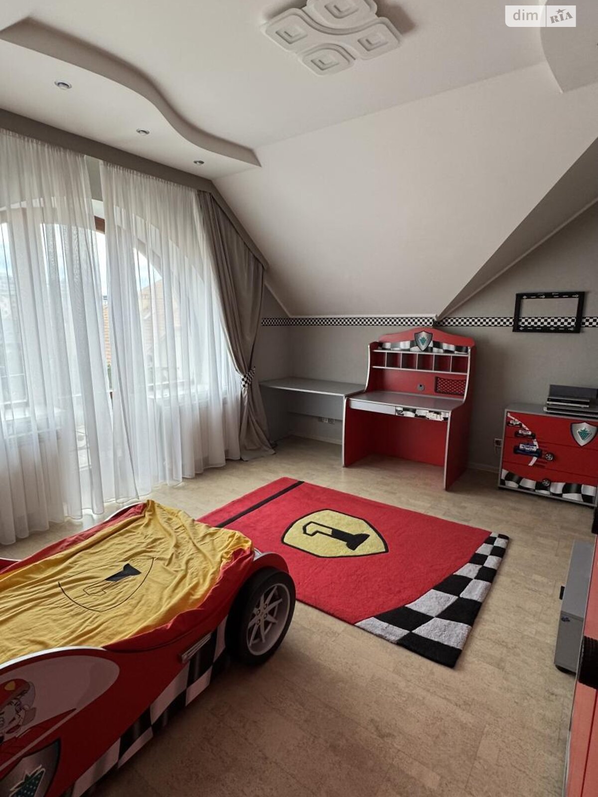 двоповерховий будинок з верандою, 298 кв. м, кирпич. Продаж у Ужгороді фото 1