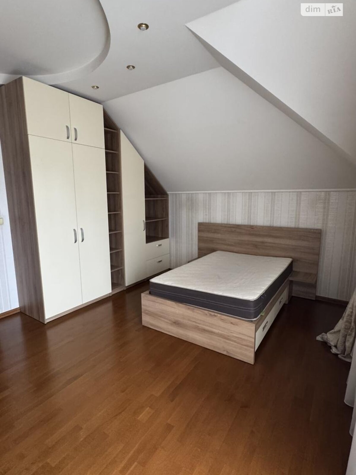 двоповерховий будинок з верандою, 298 кв. м, кирпич. Продаж у Ужгороді фото 1