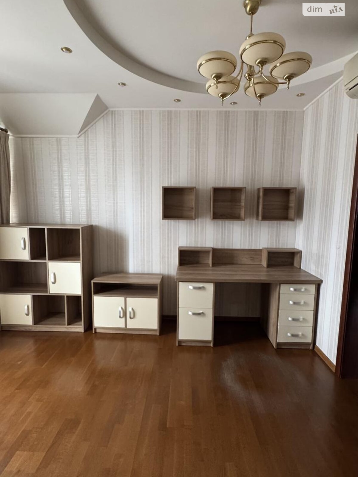 двоповерховий будинок з верандою, 298 кв. м, кирпич. Продаж у Ужгороді фото 1