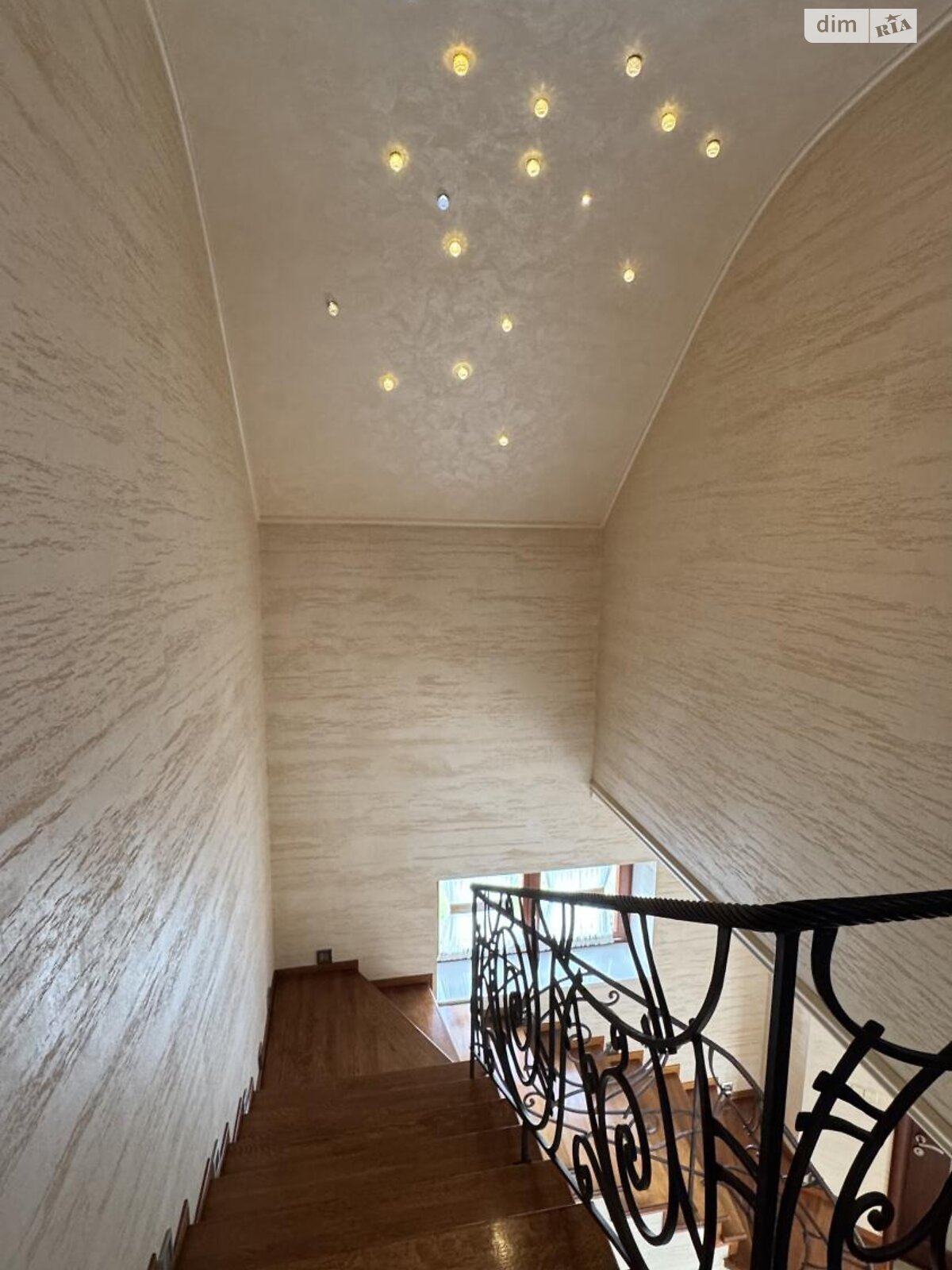 двоповерховий будинок з верандою, 298 кв. м, кирпич. Продаж у Ужгороді фото 1