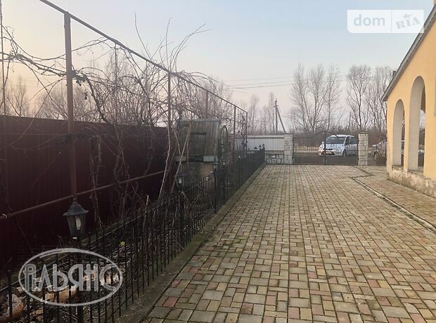 двухэтажный дом с садом, 325 кв. м, кирпич. Продажа в Соломоново (Закарпатская обл.) фото 1 двухэтажный дом с садом, 325 кв. м, кирпич. Продажа в Соломоново (Закарпатская обл.) фото 1
