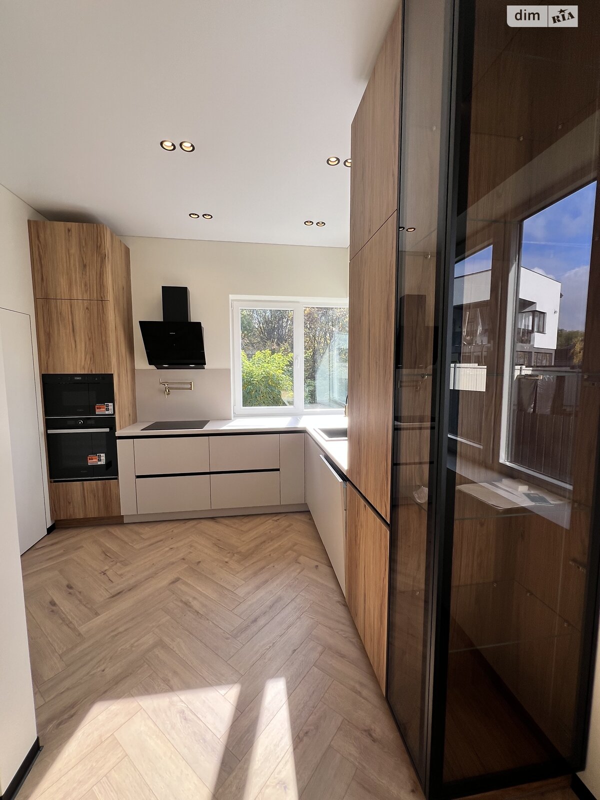 одноповерховий будинок, 135 кв. м, кирпич. Продаж у Ужгороді фото 1 одноповерховий будинок, 135 кв. м, кирпич. Продаж у Ужгороді фото 1