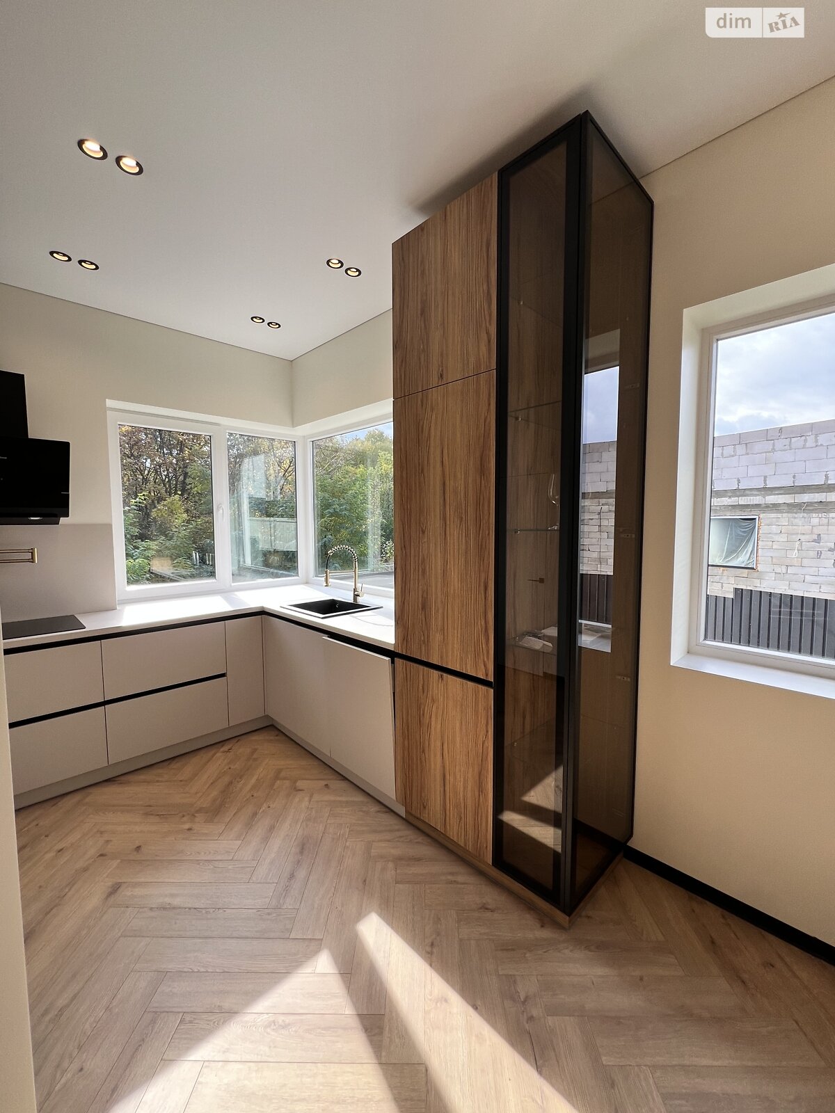 одноповерховий будинок, 135 кв. м, кирпич. Продаж у Ужгороді фото 1 одноповерховий будинок, 135 кв. м, кирпич. Продаж у Ужгороді фото 1