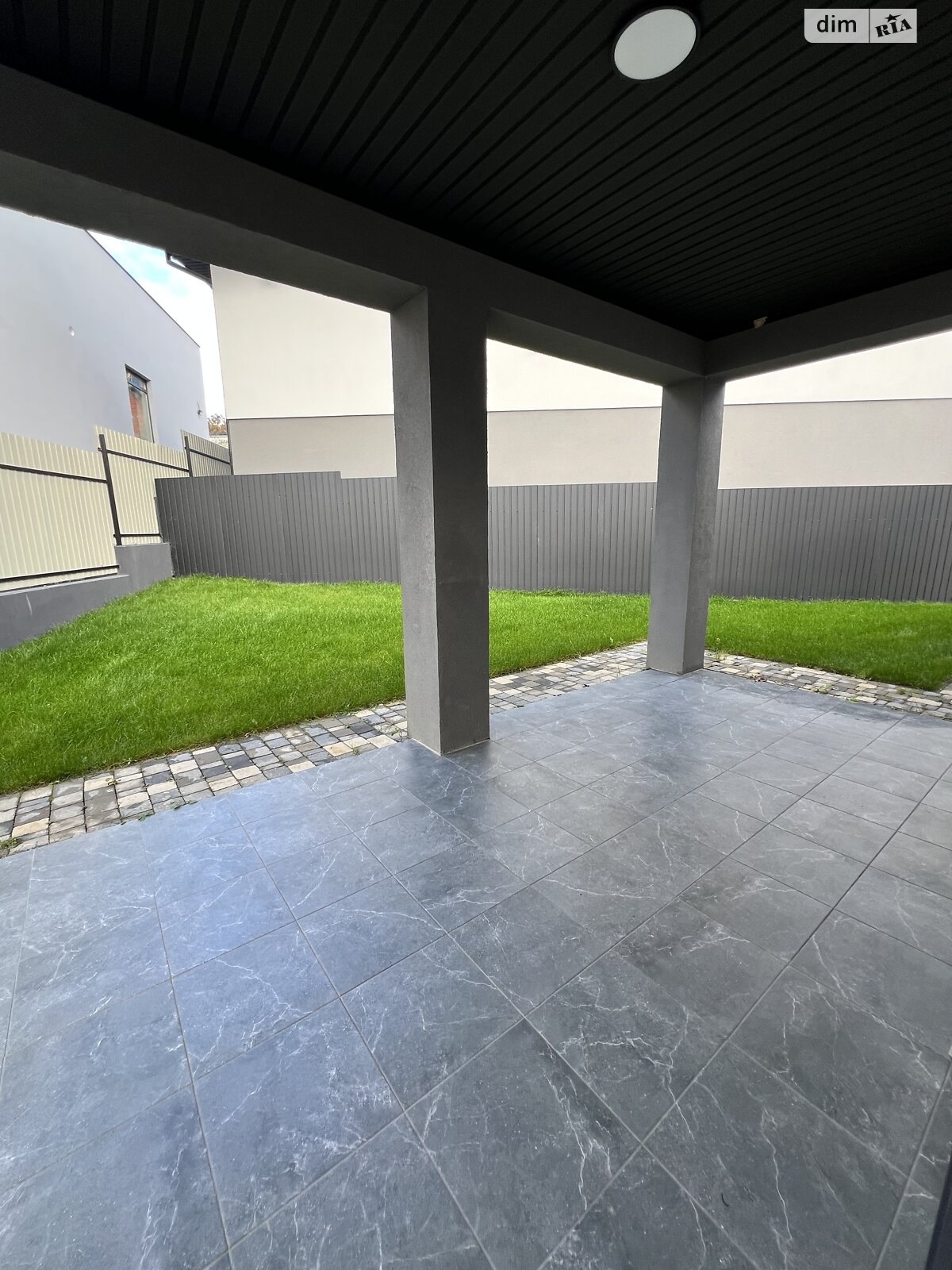 одноповерховий будинок, 135 кв. м, кирпич. Продаж у Ужгороді фото 1 одноповерховий будинок, 135 кв. м, кирпич. Продаж у Ужгороді фото 1