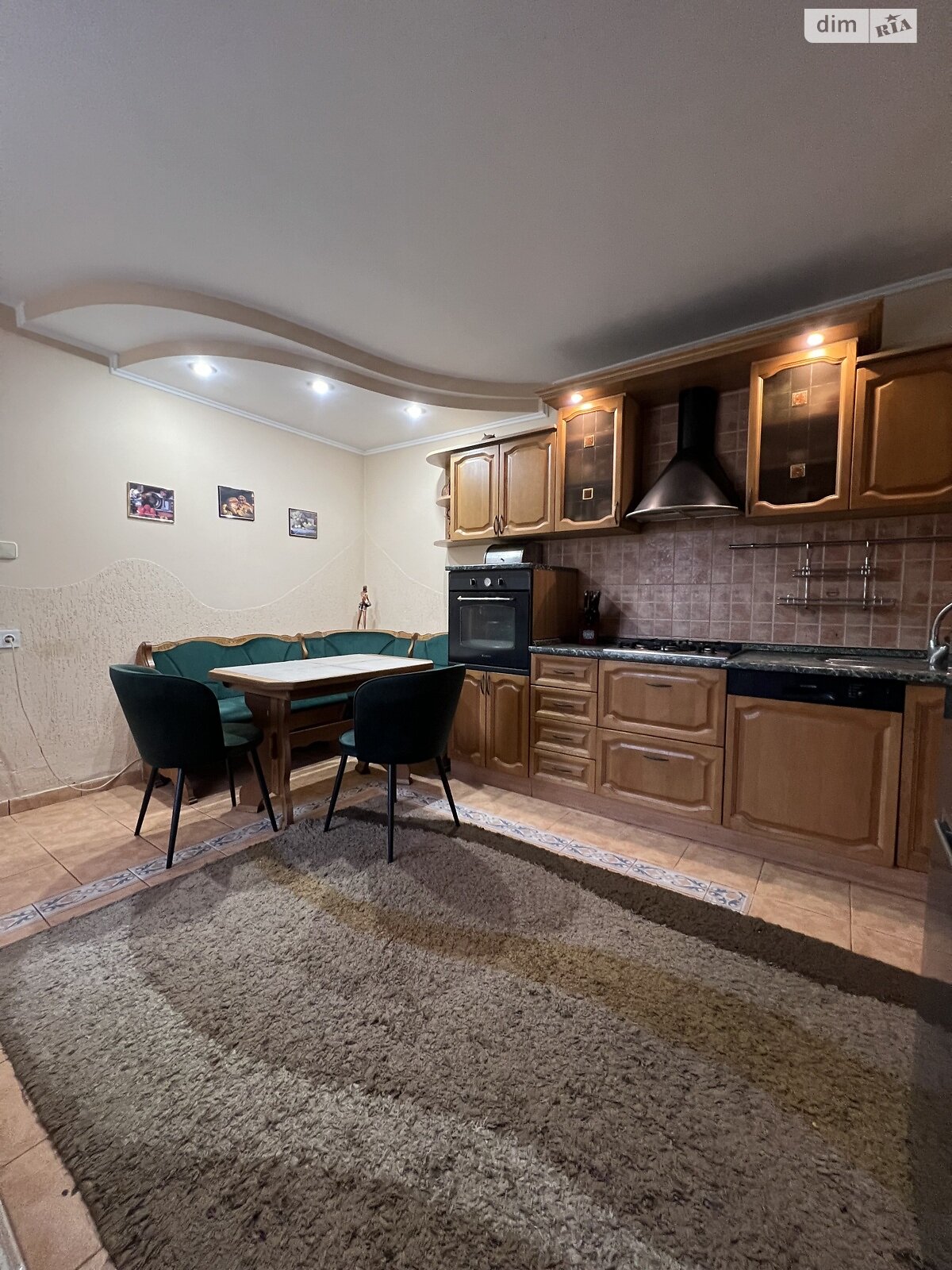 двоповерховий будинок з балконом, 213.5 кв. м, цегла. Продаж у Ужгороді фото 1 двоповерховий будинок з балконом, 213.5 кв. м, цегла. Продаж у Ужгороді фото 1