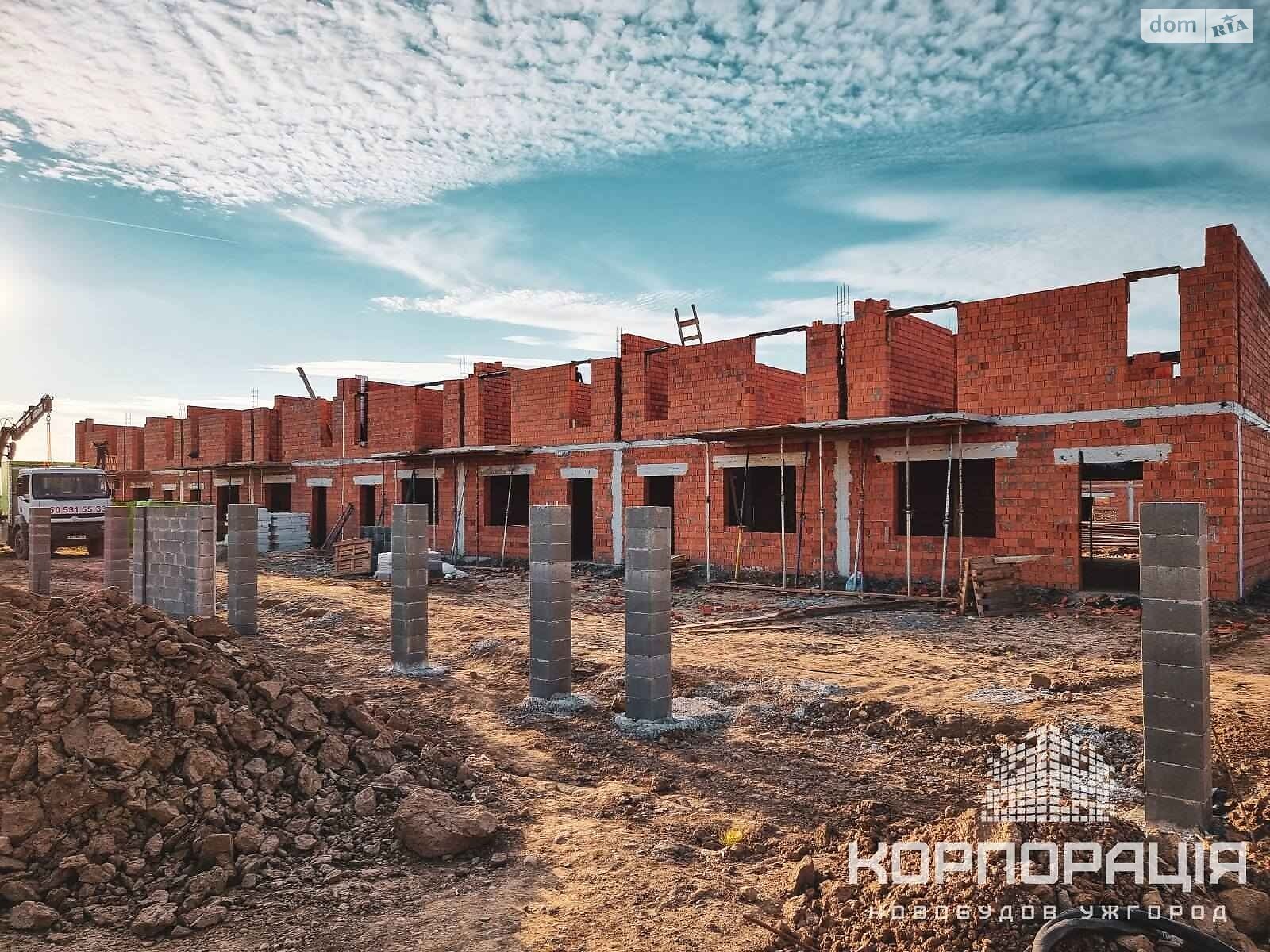 двухэтажный дом без мебели, 140 кв. м, кирпич. Продажа в Сторожнице фото 1