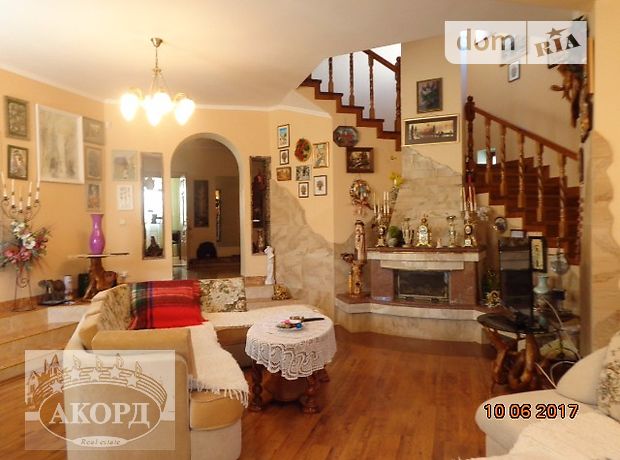 двухэтажный дом веранда, 240 кв. м, кирпич. Продажа в Сторожнице фото 1