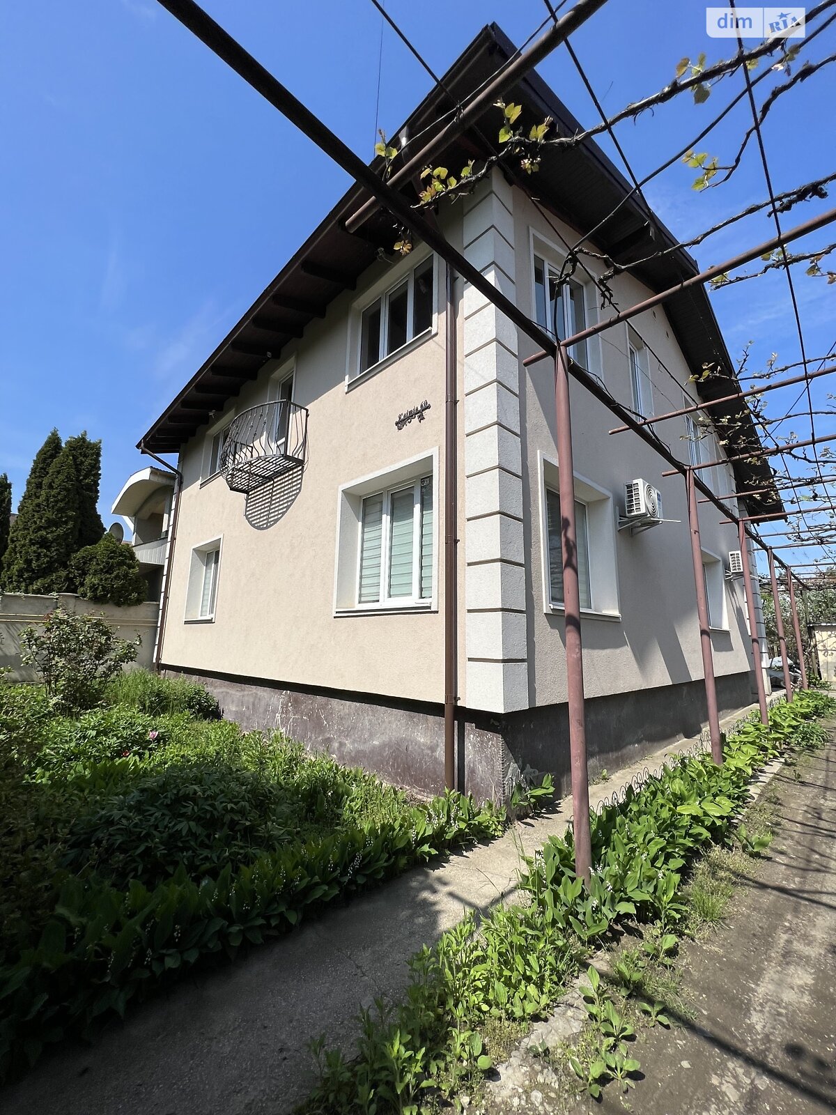 двоповерховий будинок з гаражем, 214 кв. м, цегла. Продаж в Ужгороді, район Свепомоц фото 1 двоповерховий будинок з гаражем, 214 кв. м, цегла. Продаж в Ужгороді, район Свепомоц фото 1
