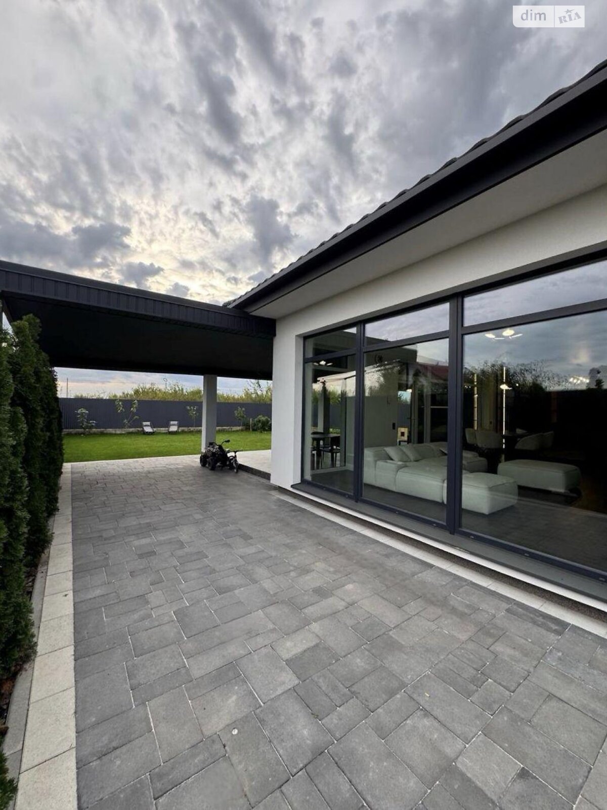 одноэтажный дом с верандой, 145 кв. м, кирпич. Продажа в Ужгороде район Свепомоц фото 1