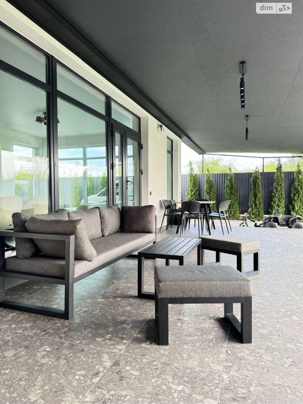 одноэтажный дом с верандой, 145 кв. м, кирпич. Продажа в Ужгороде район Свепомоц фото 1