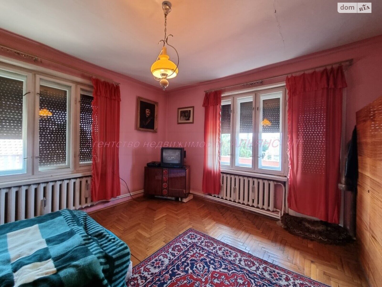 двоповерховий будинок веранда, 320 кв. м, цегла. Продаж у Сюрте фото 1