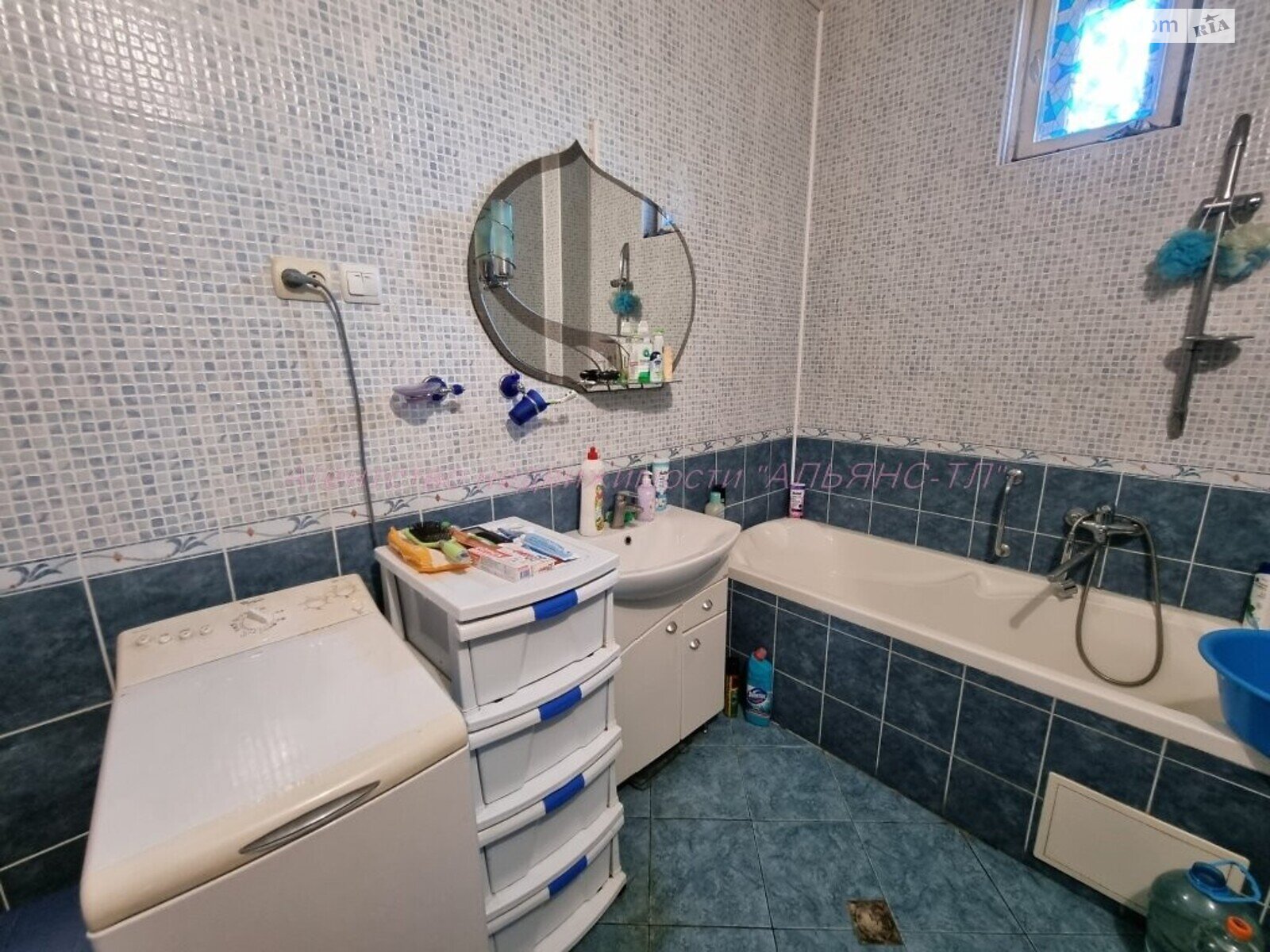 двоповерховий будинок веранда, 320 кв. м, цегла. Продаж у Сюрте фото 1