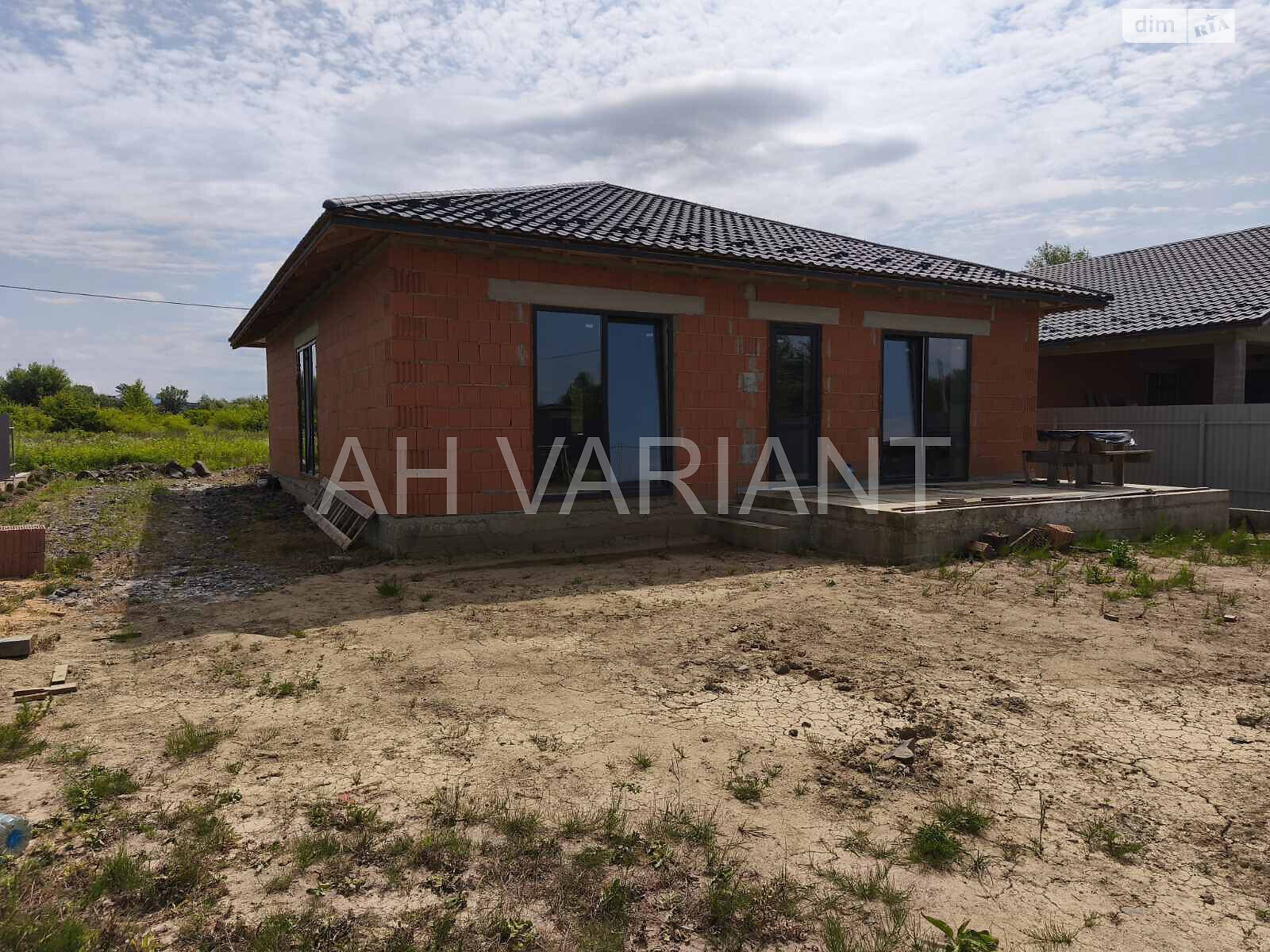одноэтажный дом, 143 кв. м, кирпич. Продажа в Ужгороде фото 1 одноэтажный дом, 143 кв. м, кирпич. Продажа в Ужгороде фото 1